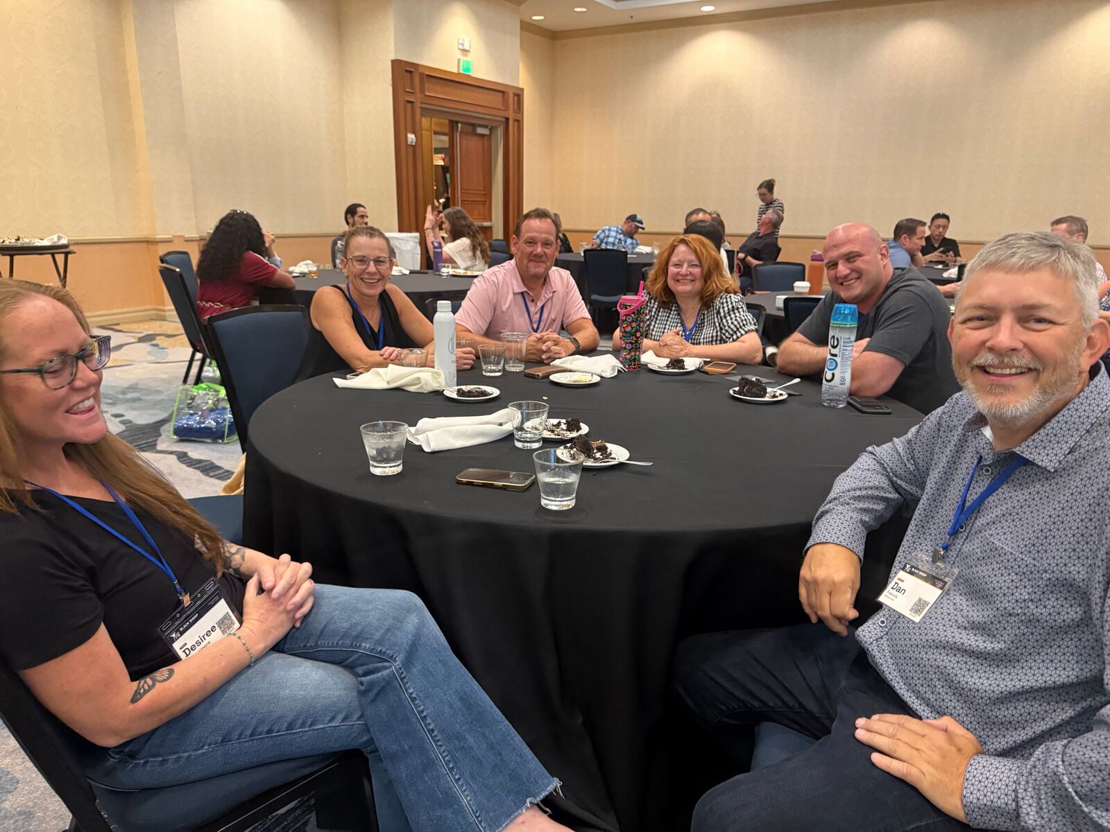 A full table of attendees between sessions
